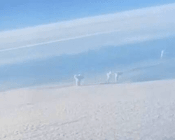 Видно даже из самолета: СМИ показали удары РФ по Украине с высоты полета (видео)