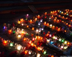 На Майдане почтили память жертв мариупольского теракта