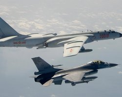 Боевые самолеты Китая вошли в воздушную зону Тайваня, — Минобороны
