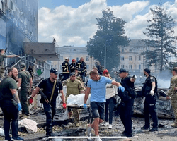 "Открытый террористический акт": Зеленский показал видео из центра Винницы после обстрела