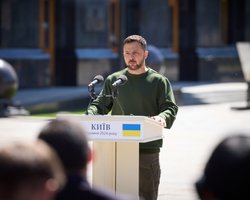 "Мы их встретили огнем": Зеленский подтвердил начало наступления ВС РФ на Харьковщине (видео)