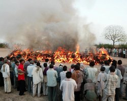 Ожив під час власного похорону: родина встигла оголосити про смерть у соцмережах