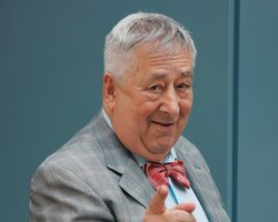 Ведущий "Миколиної погоди" удивил размером своей пенсии (фото)