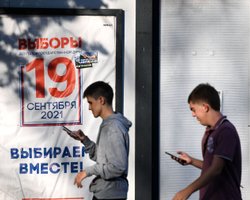 Справа не у виборах. Навіщо жителі Луганська беруть російські паспорти