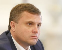 Левочкин обещает через месяц пересадить Януковича на вертолет