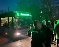 У Хмельницькому протести через "несправедливі" відключення: чоловік погрожував гранатою (фото)