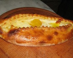 Грузия запатентовала хачапури, сулугуни, чурчхелу и чачу