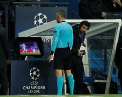 В УПЛ появится система видеоповторов VAR