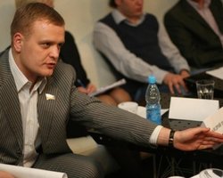 У регионала Пинчука украли документы, iPad, ключи от квартиры и деньги, разбив стекло в машине