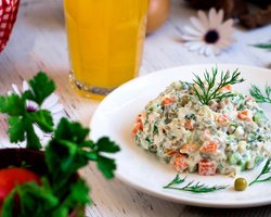 "Салатный террор" в трубах Полтавы: после праздников местная канализация страдает от пищевых отходов