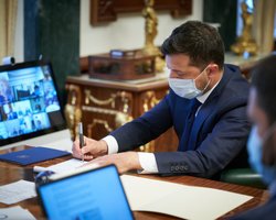 Надеется, что пронесет. Зеленский обнадеживающе высказался о второй волне коронавируса в Украине