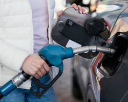 "В мире царствует неопределенность": в апреле с топливом в Украине будет непросто, — эксперт (видео)