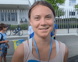 Грета Тунберг неожиданно присоединилась к митингу в поддержку Украины и высмеяла ООН (видео)