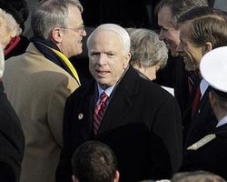 Россия должна покинуть территорию Грузии, - соратник Буша