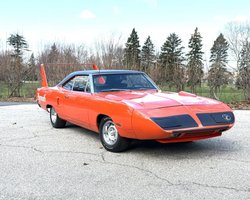 Випередив свій час: на аукціоні продають культовий спорткар 70-х у новому стані (фото)