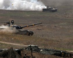 Азербайджан совершил прорыв вдоль западной границы Карабаха и может отрезать НКР от Армении