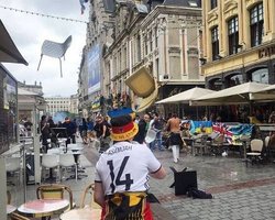 Немецкие футбольные фанаты неожиданно напали на украинских болельщиков на Евро-2016