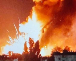 СМИ показали последствия ударов ВСУ по оккупированной Новой Каховке (фото)