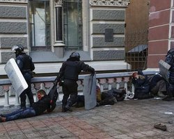 Прокуратура подозревает 9 милиционеров в избиении майдановцев