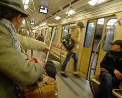 Салоны старых вагонов киевского метро отреставрируют