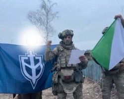 Второй населенный пункт за день: российские добровольцы подняли флаг в Козинке (фото)