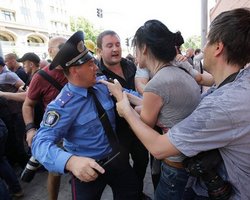 Киевская прокуратура начала расследование по факту служебной халатности правоохранителей на митинге 18 мая