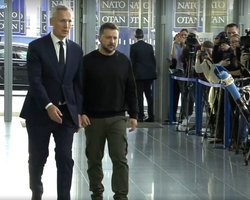 Зеленский впервые с начала вторжения прибыл в штаб-квартиру НАТО: что известно (видео)