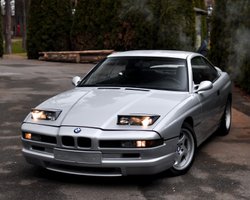 Их выпустили всего 1510: в Украине засветился культовый заряженный BMW 90-х (фото)