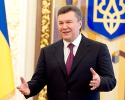 Янукович распорядился повысить зарплату на всех предприятиях