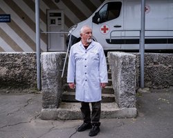 "Фальшивый коронавирус": врачи в Херсоне обманули россиян, чтобы те не захватили больницу, — WSJ