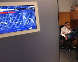 В России на фоне новостей из Германии упали основные фондовые индексы