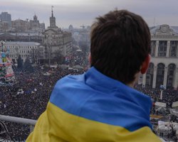 Память Героев Небесной Сотни почтят "Трехдневным лепестковым шествием"