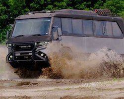 Армии бесплатно передали уникальные внедорожные автобусы украинской разработки (видео)