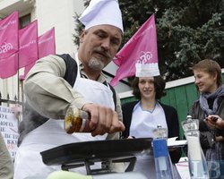 Братья Капрановы принесли под Верховную Раду отрезанные языки