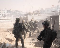 "Перехватили важные планы врага": Израиль захватил ключевой опорный пункт ХАМАС в Газе