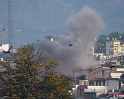 В аеропорту Джамму в індійському Кашмірі пролунали вибухи: Індія і Пакистан продовжують бої