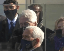 Билл Клинтон успел поспать на инаугурации Байдена (видео)