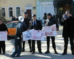 В Украине пройдут акции протеста в поддержку изнасилованной в Николаеве девушки