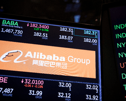 Мировые фондовые рынки не выдержали и рухнули под напором коронавируса