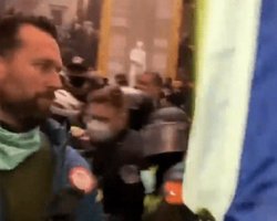 Двукратного олимпийского чемпиона, замеченного в штурме Капитолия, будут судить