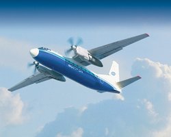 В России Ан-24 промахнулся мимо взлетной полосы и развалился 