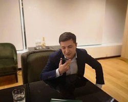 У Зеленского заявили, что приняли поздравления от президента Франции Макрона