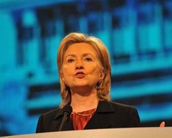 Клинтон: Каддафи должен приготовиться к смене власти