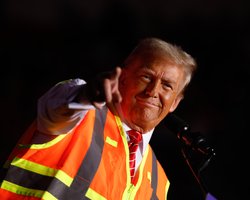 Не только Рейган: нардеп предлагает нарисовать в Киеве мурал Трампу (скриншот)