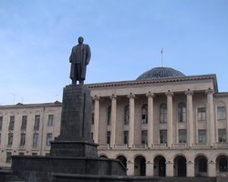 Министр грузинского правительства предложил обменять памятник Сталину на Абхазию и Южную Осетию