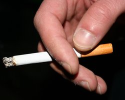 На стадионах Евро-2012 запретят курение