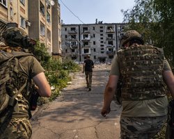 "Застряли в Селидово": почему ВС РФ "тормозят" на Покровском направлении, что задумал  враг