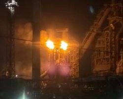 Після гучних "звуків" у Тулі горить металургійний завод (відео)