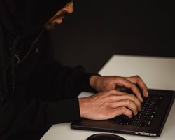 Збій у "Київстарі": шахраї придумали нову схему для обкрадання людей, — МВС