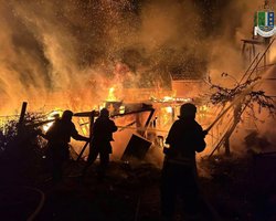 ВС РФ массированно атаковали Украину: вспыхнули масштабные пожары, есть погибшая (фото)